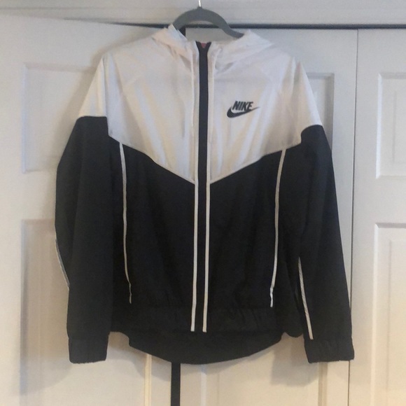 Nike Rain Jacket - Picture 2 of 4